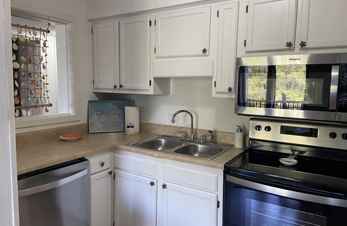 Folly Field Condo | Refunded CLEANING FEE November and December. No steps to unit. Oceanside Resort.