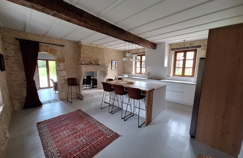 Rimons House | Refurbished Stone-Built Farmhouse with Large Pool Set in 7 Acres