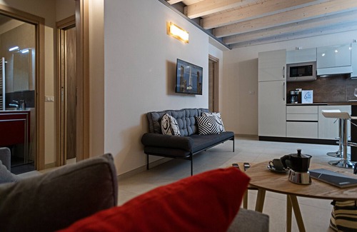 Pacengo Apartment | Regarda - Residenza GJ - G floor modern onebedroom apartment with roof terrace