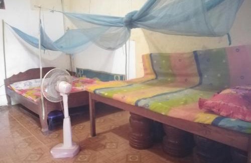 Ban Lung House | Reggae bar homestay& Sona trekking tour