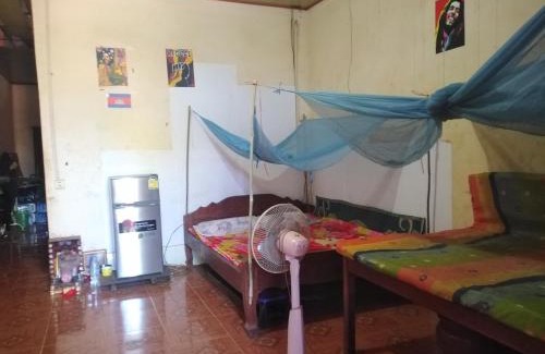 Ban Lung House | Reggae bar homestay& Sona trekking tour