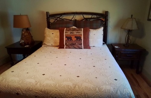 Hayesville House | Relax and play on the Hiwassee!