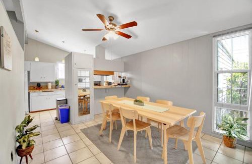 Birdland House | Relax and Recharge here Close to All Attractions