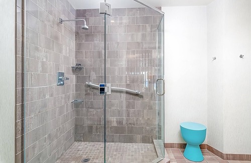 Carlsbad Village Hotel | Relax and Recharge! Outdoor Pool, Beachfront Property, Free Breakfast!