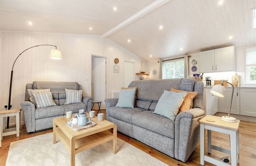 Hundall Cottage | Relax and refresh with a stay at Rosemary Lodge.