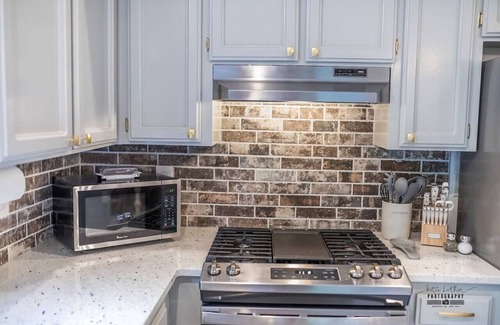 North Hilltop House | Relax and Unwind 4BR Hot Tub All You Need