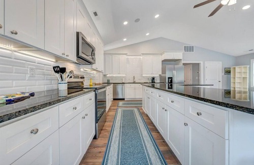 Goodview House | Relax at Dock Holiday on Smith Mountain Lake