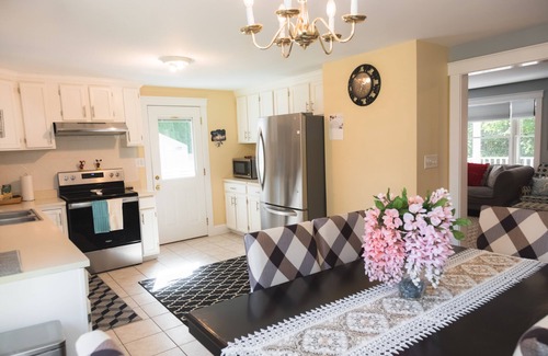 East Chop House | Relax by Oak Bluffs Harbor, enjoy your 3-bedroom East Chip retreat