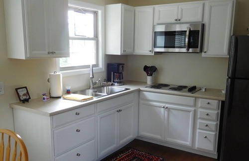 Lyman Apartment | Relax by the lake in private studio apartment.