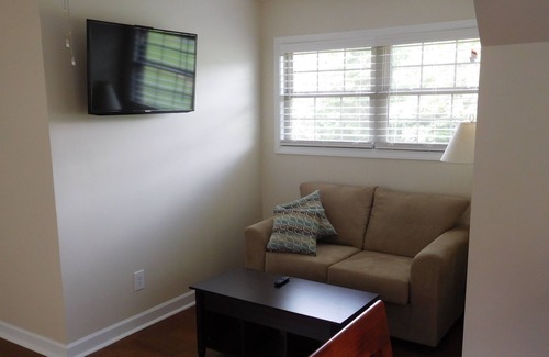 Lyman Apartment | Relax by the lake in private studio apartment.