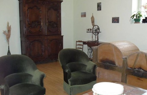 Montigny-les-Vaucouleurs Bed & Breakfast | Relax in Montigny: 4 Bedrooms, Terrace, Garden