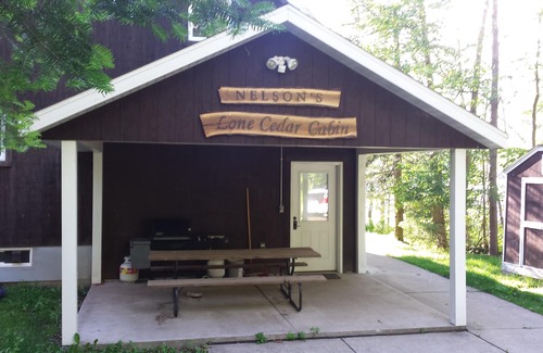 Brazeau House | Relax in our quiet, lakefront cabin