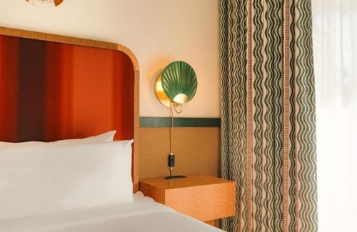 Palm Springs Hotel | Relax in Style | 4 Palm Springs Rooms w/Scenic Mountain View | Parking | Pool