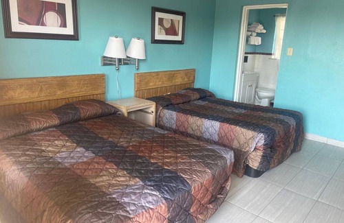 Clinton Hotel | Relax Inn