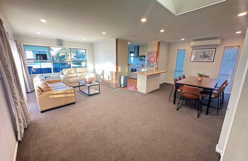 Mount Wellington House | Relax Near Auckland City & Enjoy