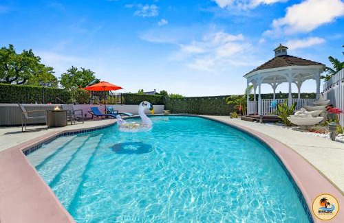 San Carlos House | Relax & Recharge Epic, Views, Pool Games!