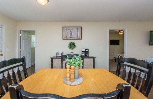 Thomasville House | Relax & Unwind at Your Home Away From Home.