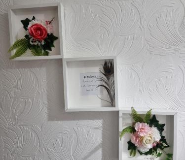 Harehills House | Relaxed Double bed with private bathroom, parking, WiFi and garden.