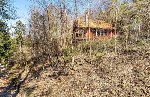 Thorsoe House | Relaxed living in tranquil wooden cottage near forest and meadows.