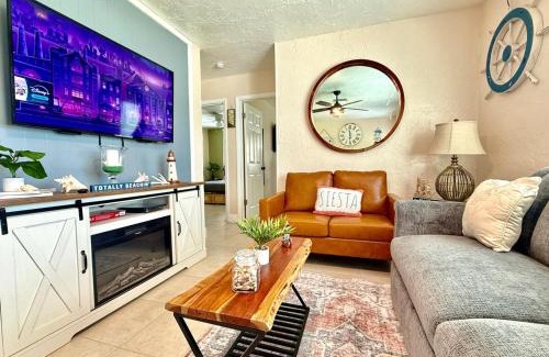 Sarasota House | Relaxing 2 bed Siesta Key bungalow minutes from the beach