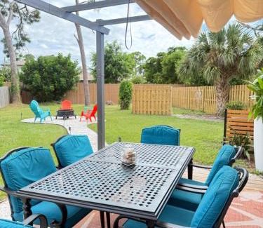 Sarasota House | Relaxing 2 bed Siesta Key bungalow minutes from the beach