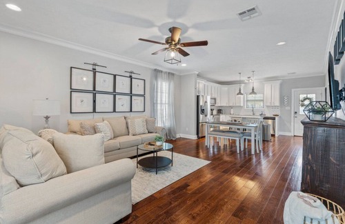 Lake Charles House | Relaxing 3 BR Townhouse Near Downtown, Lake & Casinos!