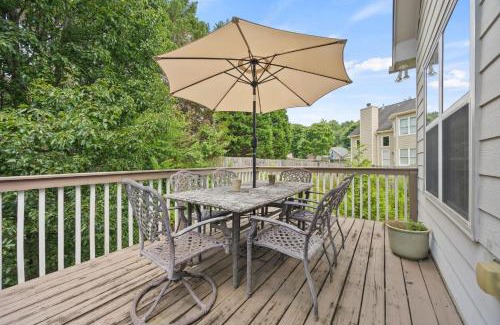 Buford House | Relaxing 3BR Duplex Home w/Pool & Patio