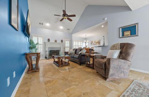 Buford House | Relaxing 3BR Duplex Home w/Pool & Patio