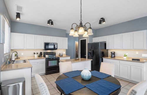 Deer Valley House | Relaxing 4BR Retreat｜Private Pool, Office & Pet-Friendly Fenced Yard #41691