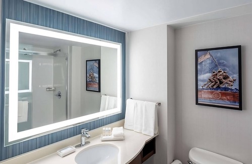 Radnor - Fort Myer Heights Hotel | Relaxing Arlington Stay Near DC Monuments & Roosevelt Island Walks