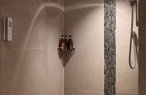 Blairlogie Apartment | Relaxing country getaway with extra deep hot tub and contemporary sauna!