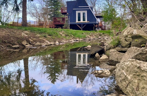Findlay Ski Chalet | Relaxing, Cozy & Secluded One Loft Bedroom A-Frame w/Wood Burning Pellet Stove