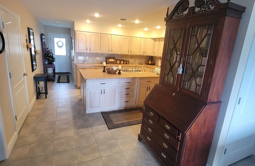 Benton Condo | Relaxing Executive Condo at Big Bear Resort - Kentucky Lake views