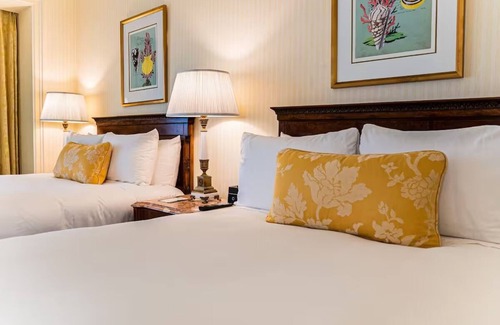 Gaslamp Quarter Hotel | Relaxing Family Getaway in Downtown | 2 Rooms w/Rooftop Pool Access
