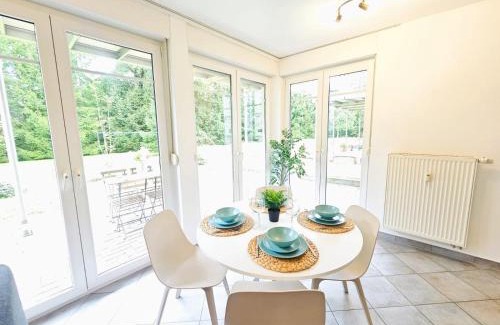 Cents Apartment | Relaxing Getaway with Outdoor spaces