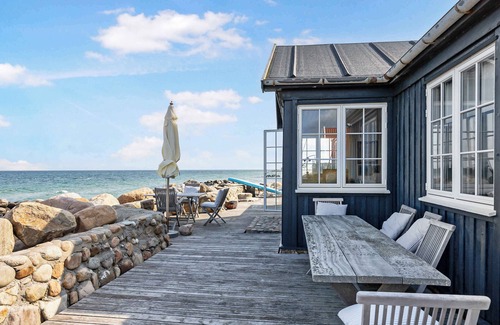 Rrvig House | Relaxing holiday at the water's edge