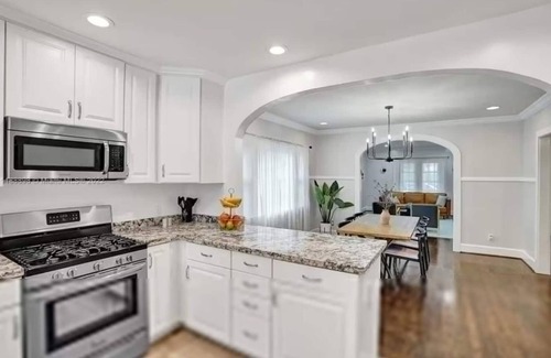 Downtown Hollywood House | Relaxing Home Pool in Hollywood