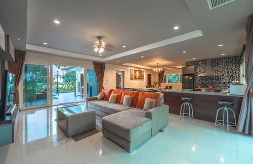 Koh Kaew Villa | Relaxing Huge Seaview Pool Table V181