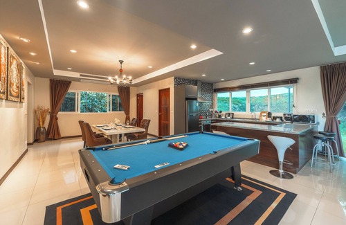 Koh Kaew Villa | Relaxing Huge Seaview Pool Table V181
