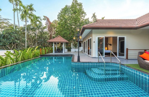 Koh Kaew Villa | Relaxing Huge Seaview Pool Table V181