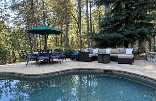 Lakehead House | Relaxing Lake Retreat Pool Hot Tub Fire Pit Game Room
