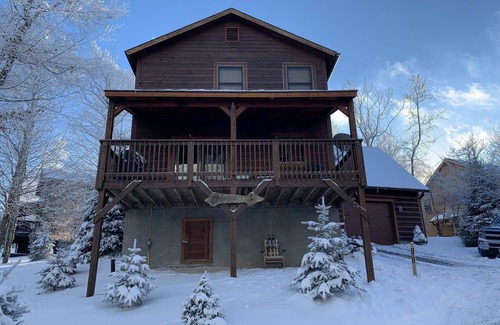 Beech Mountain House | Relaxing Mountain Escape with all of the Comforts of Home