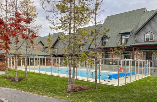 Canmore Ski Chalet | Relaxing Mountain Getaway at Mystic Springs