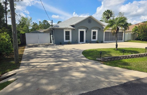 Palm Coast House | Relaxing Pool Home with spacious parking, close to Flagler Beach & Daytona