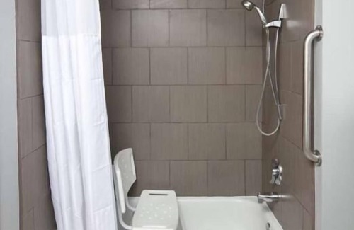 Sequim Hotel | Relaxing Stay at Red Lion Inn & Suites Sequim, Minutes from Sequim State Park!