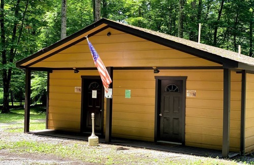 Valley Head Cabin | Relaxing Tiny Cabin with Outdoor Fire Ring in West Virginia
