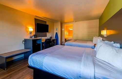 Sweet Home Hotel | Relaxing Unit next to La Terraza, Outdoor Pool and Free On‑Site Parking