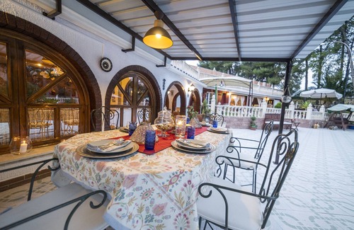 Monovar Villa | Relaxing Villa With Pool Near Alicante