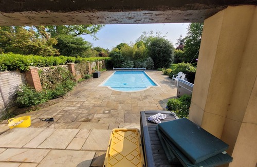 Rushmoor District House | Remarkable 8 Bed Family House Sleeping 16 w/Pool