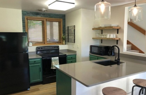 The Galena Territory House | REMODELED! 2B/2B, Deck off10th GOLF Green, Dog Friendly, Pool, WIFI, in Resort!
